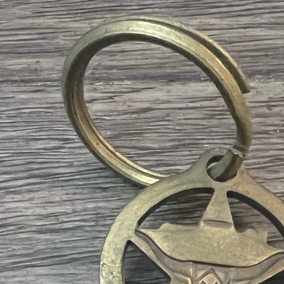 Marlboro Key Ring Tag Brass Advertising Cigarette Stead Bull Vintage 70s - Picture 3 of 3